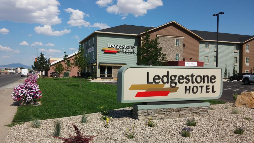 Ledgestone Hotel 버날 외부 사진