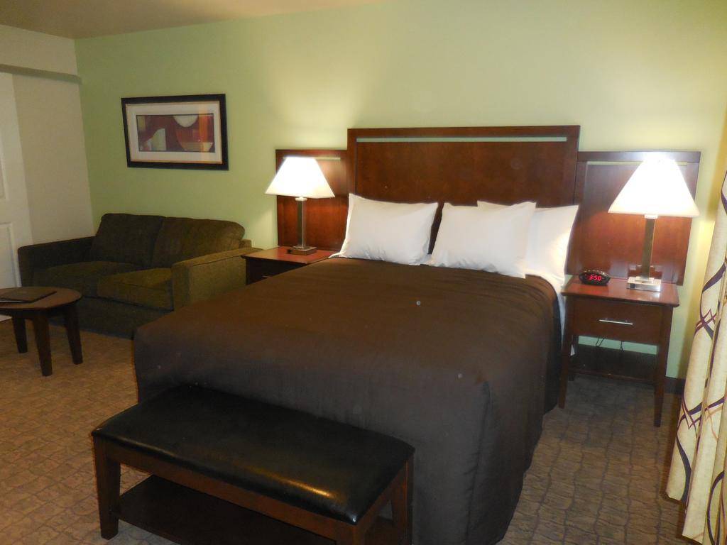 Ledgestone Hotel 버날 객실 사진