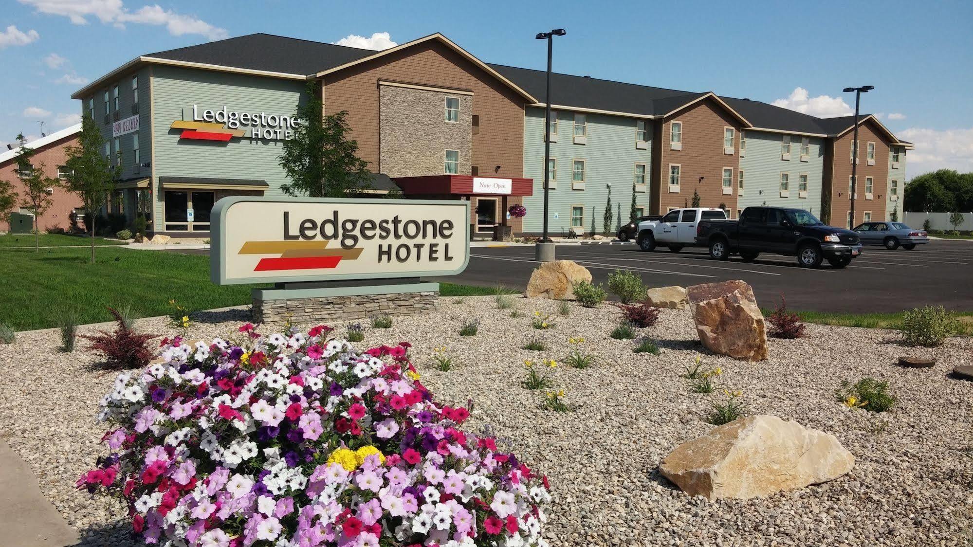 Ledgestone Hotel 버날 외부 사진