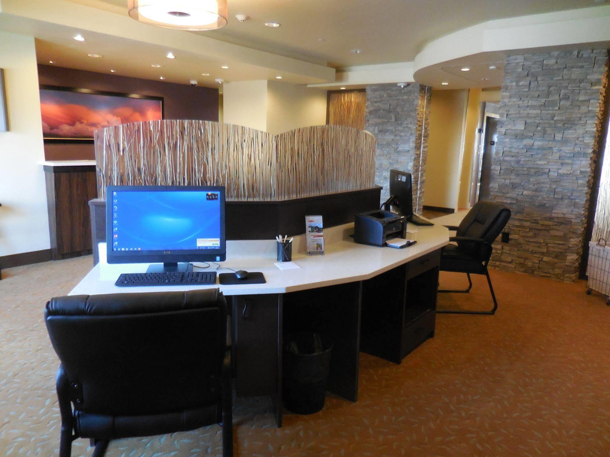 Ledgestone Hotel 버날 외부 사진