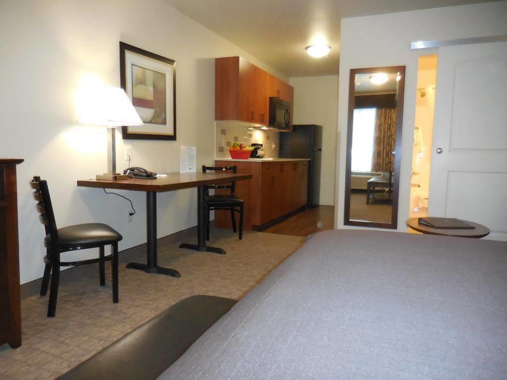 Ledgestone Hotel 버날 외부 사진